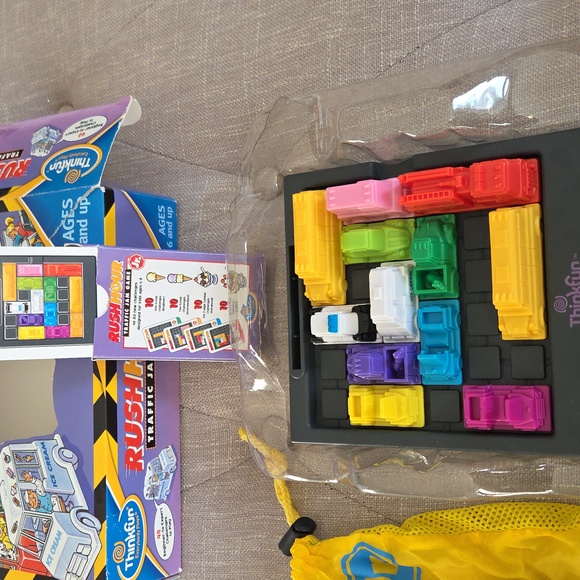 ThinkFun Rush Hour Jr Single Player Logic Game - Picture 2 of 7